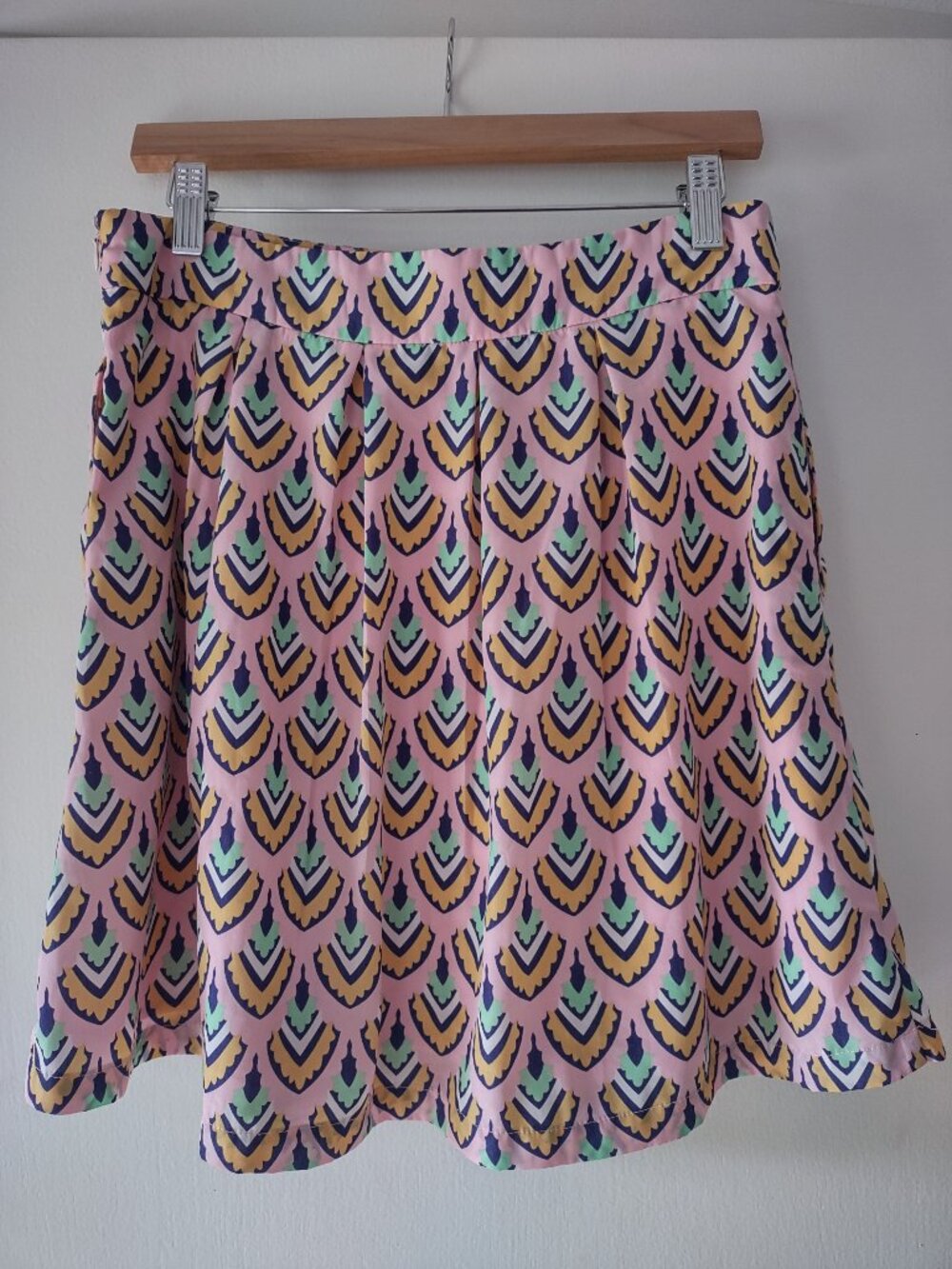 Emmelee Women’s Pink Geometric Print Flowy Skater Skirt Size Medium Boho Retro M